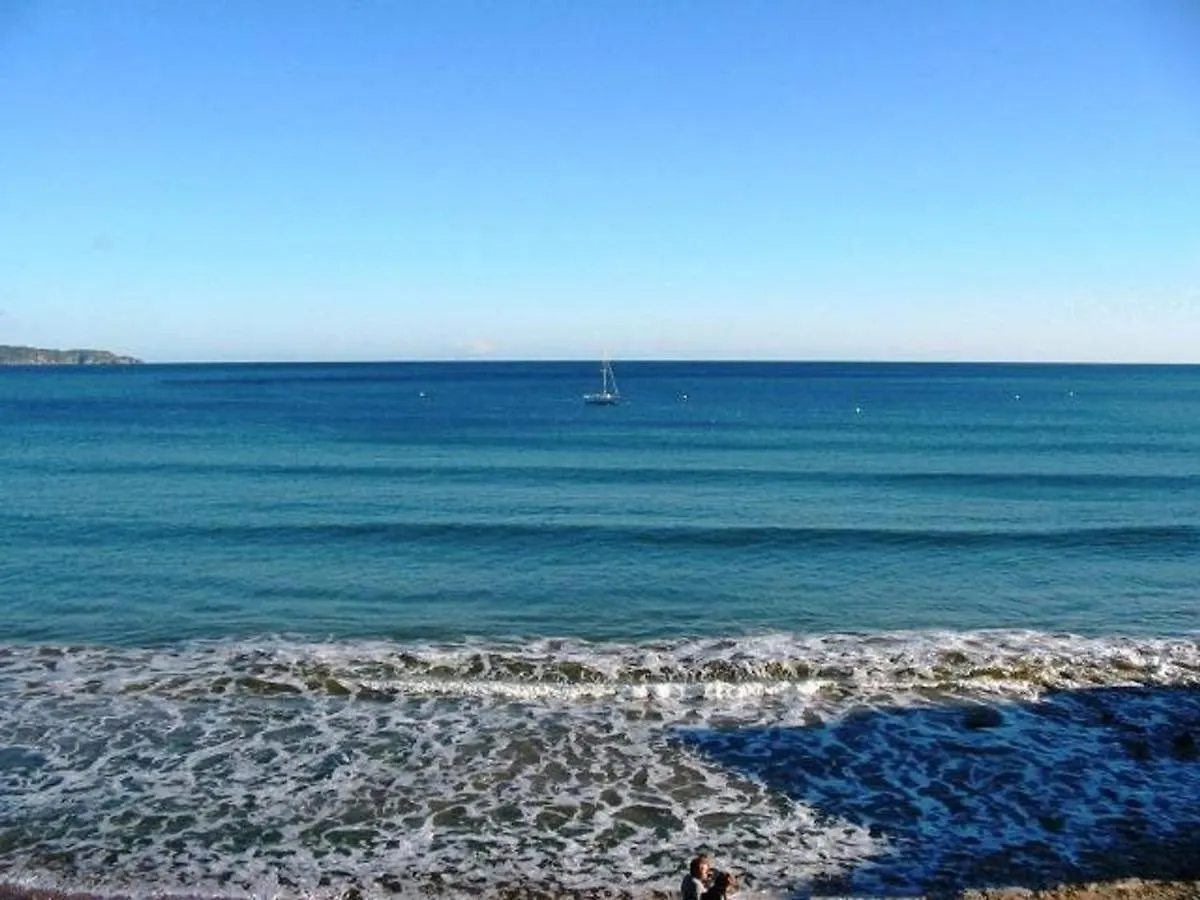 Appartement 2P Avec Balcon Proche Centre Et Plages - Parking Inclus, Cavalaire - Fr-1-226B-127 Fransa